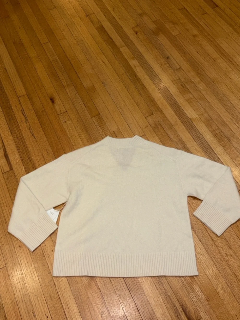 Vuori Porcelain Émilie Cashmere Oversized V-Neck
